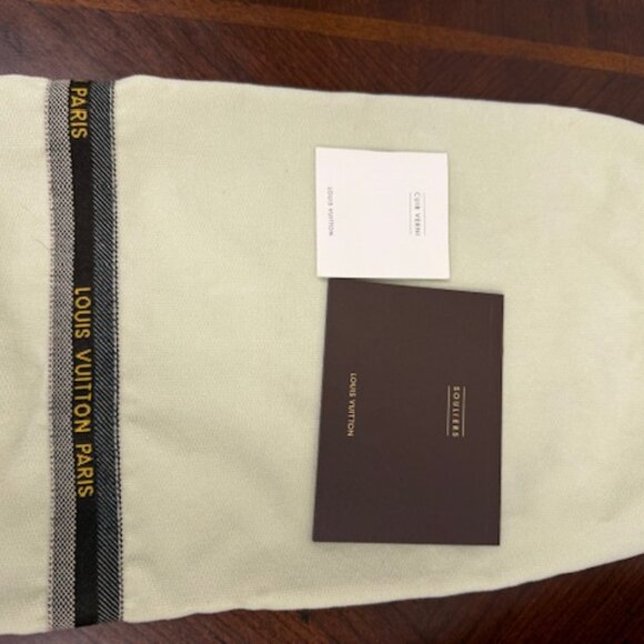 LOUIS-VUITTON-BAHIA-THONG-RUBBER-MONOGRAM-FLIP-FLOP - Picture 4 of 4